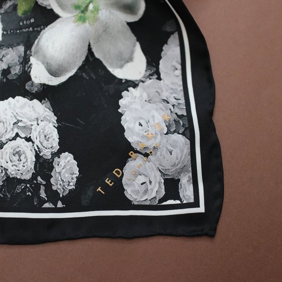 Unique Ted Baker Print 100% Silk Scarf, Romantic Pink and Green - Picture 4 of 7